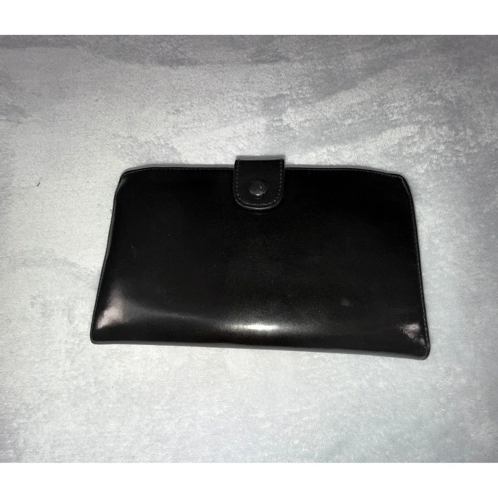Authentic Chanel Black Patent Leather Bi Fold Wallet Clutch CC Logo Snap Closure
